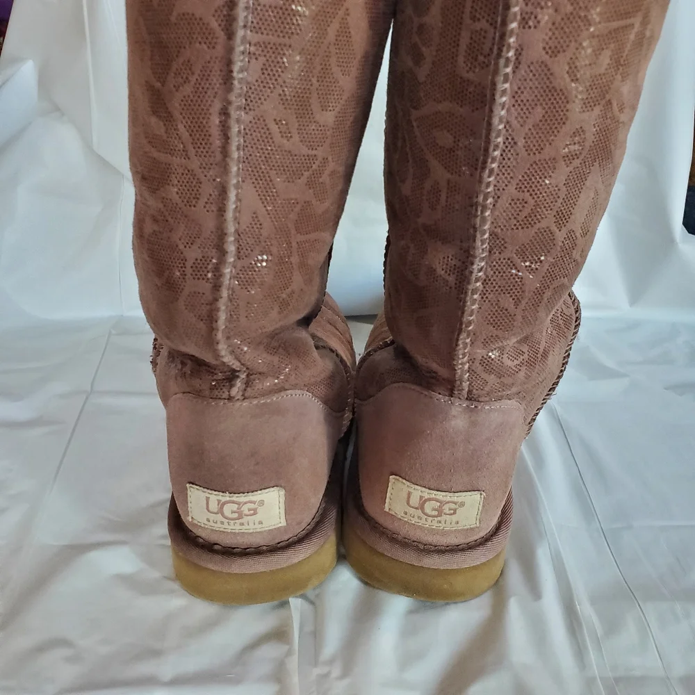Pink lace style Ugg boots - Picture 2 of 9